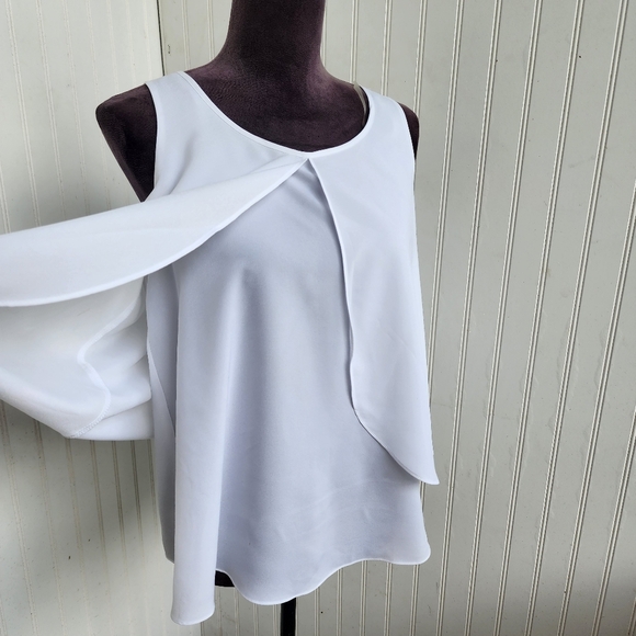 NWT Bisou Bisou Michele Bohbot Chic White Top Layred Sleveless Blouse Sz M - Picture 3 of 11